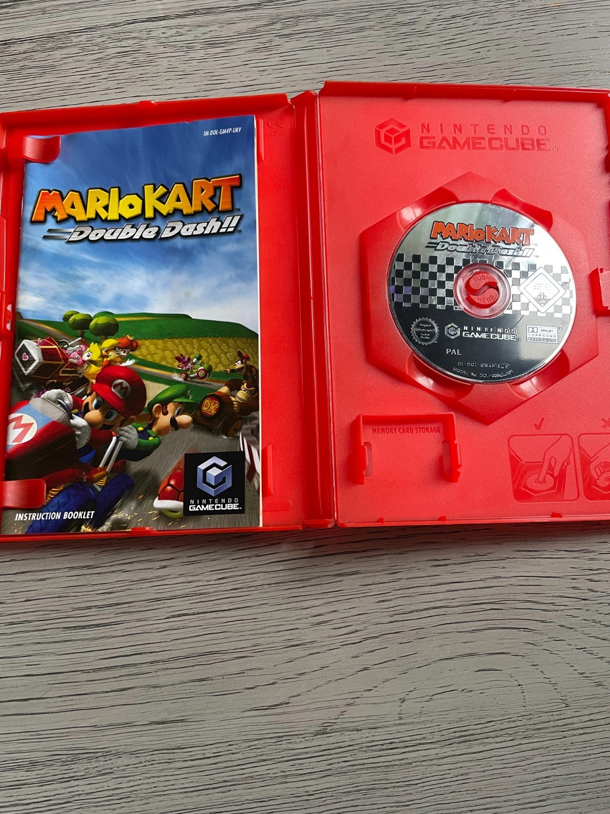 Mario Kart: Double Dash!! - Nintendo GameCube - Complete with Manual