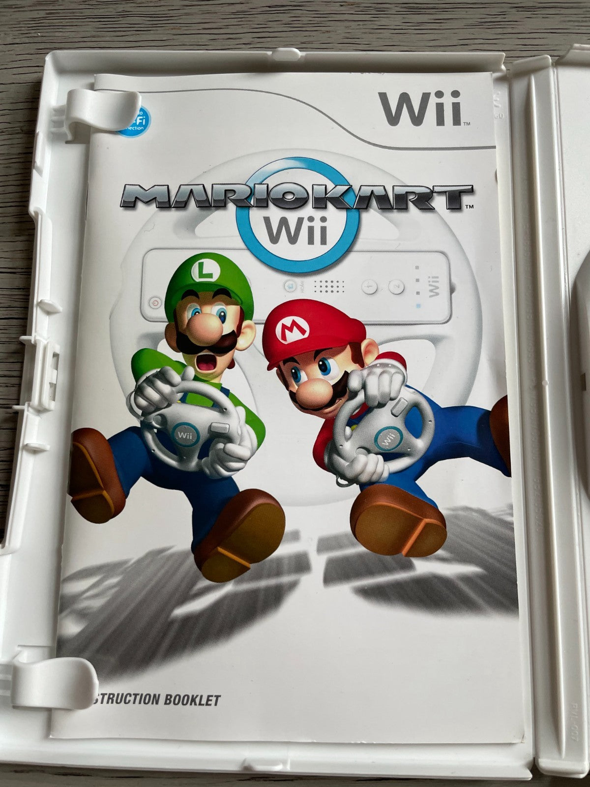 MarioKart Wii - Nintendo Wii - Complete with Manual