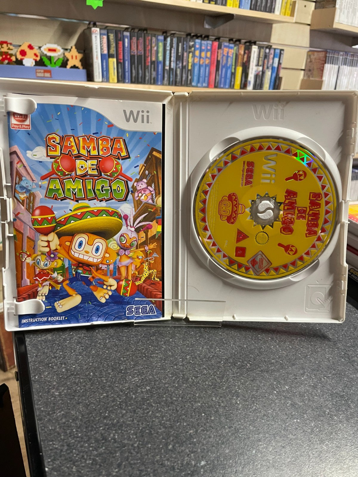 Samba De Amigo - Nintendo Wii - Complete with Manual