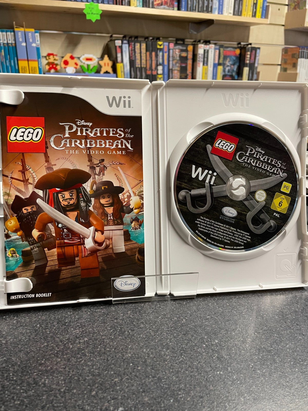 LEGO Pirates of the Caribbean: The Video Game - Nintendo Wii -Boxed with Manual