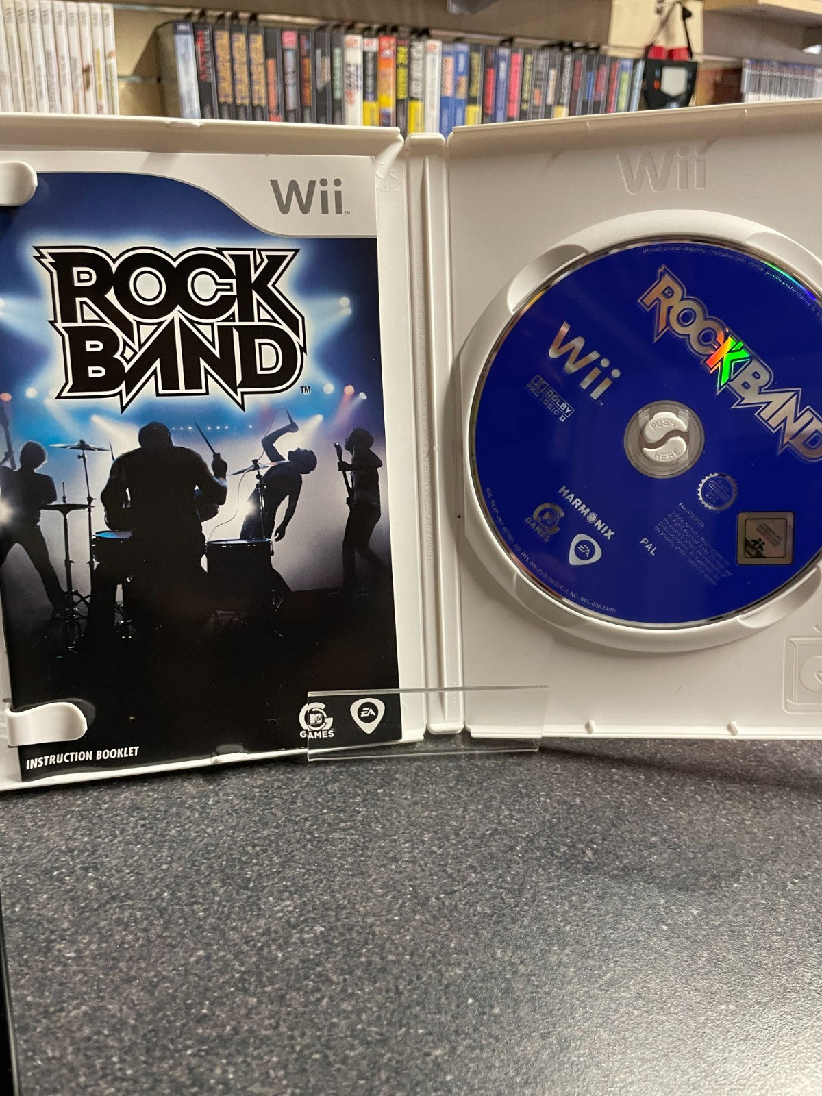 Rock Band - Nintendo Wii - Complete with Manual