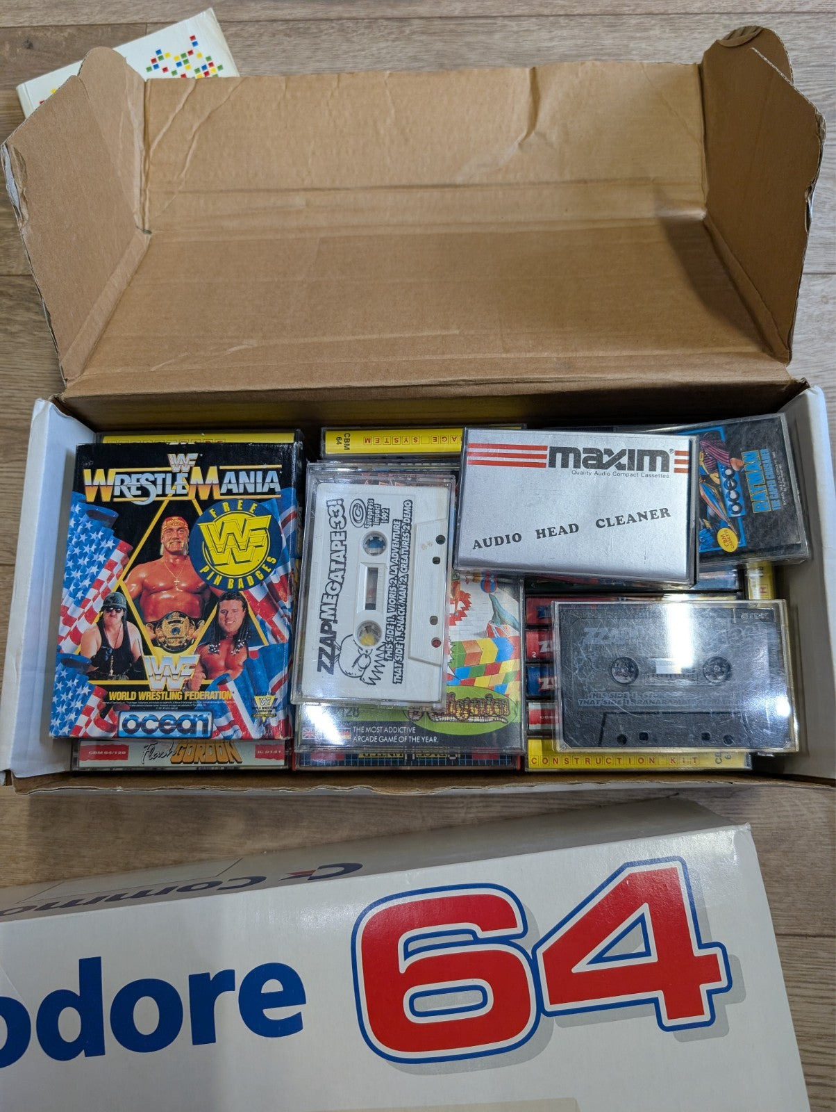 Commodore 64c C64C - Light Fantastic - Boxed with 25+ games - No Light Gun