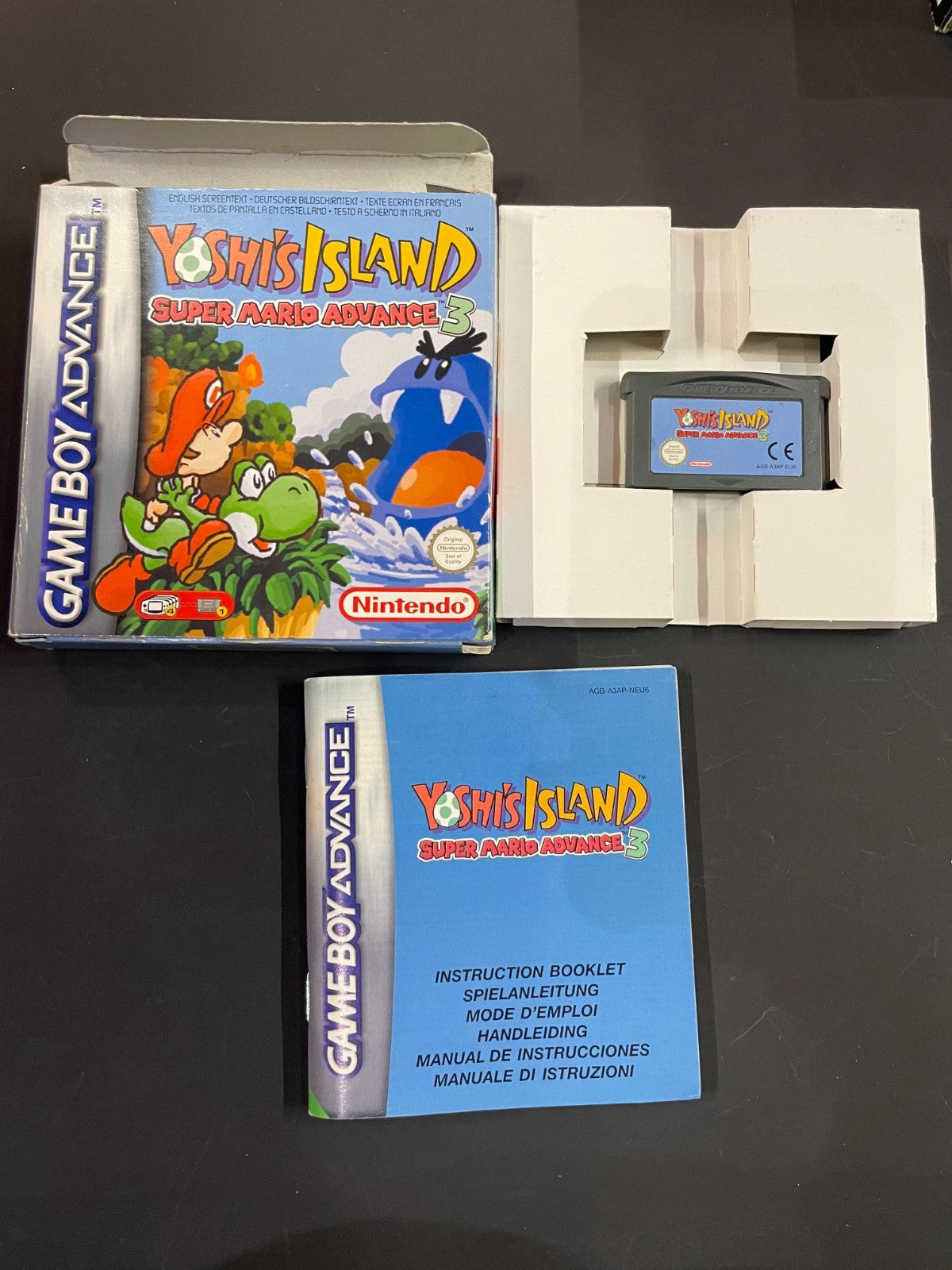 Yoshi's Island: Super Mario Advance 3 -Nintendo Game Boy Advance- Boxed w/Manual
