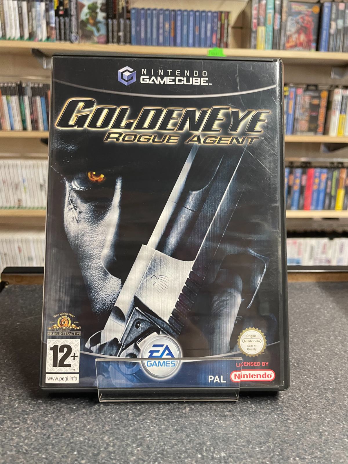 Golden Eye: Rogue Agent - Nintendo GameCube - Complete with Manual
