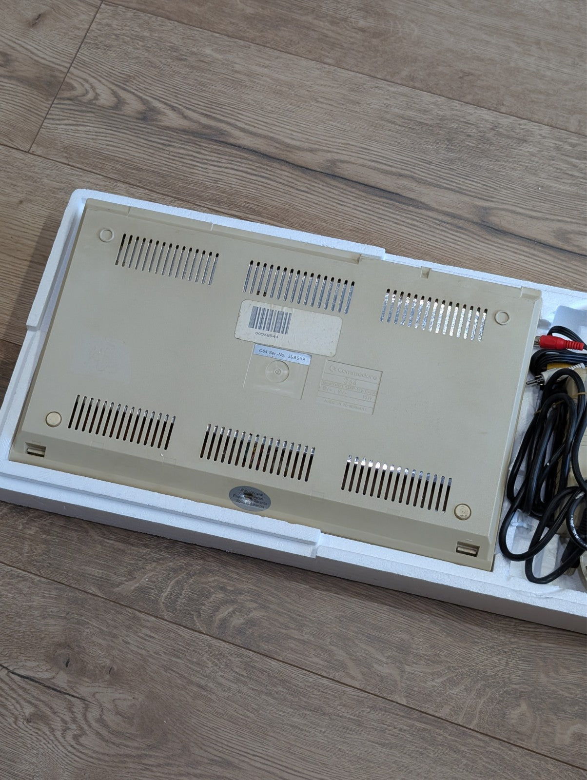 Commodore 64c C64C - Light Fantastic - Boxed with 25+ games - No Light Gun