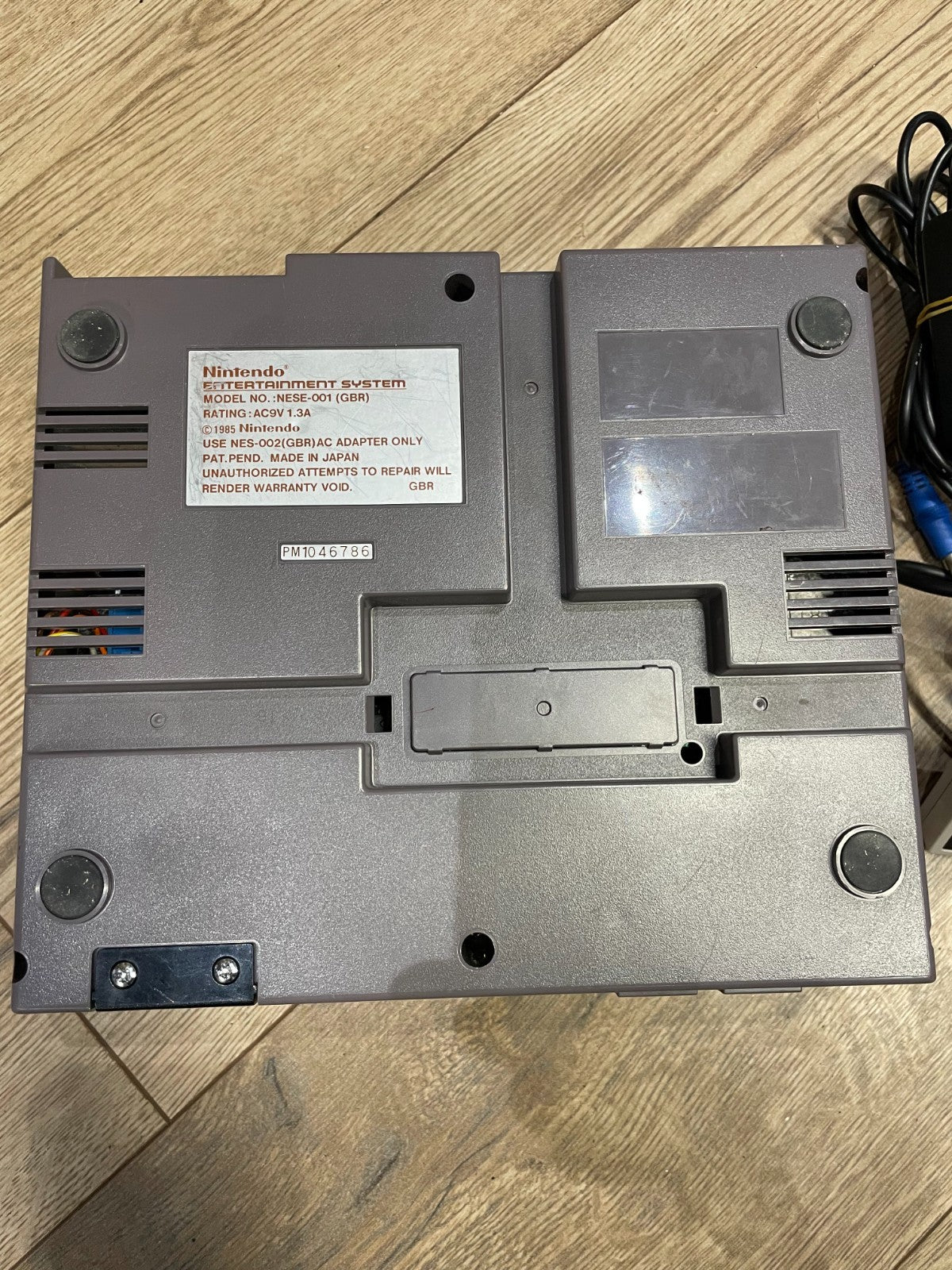 Nintendo NES - Nintendo - NES - Unboxed with Cables and Controller