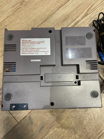 Nintendo NES - Nintendo - NES - Unboxed with Cables and Controller