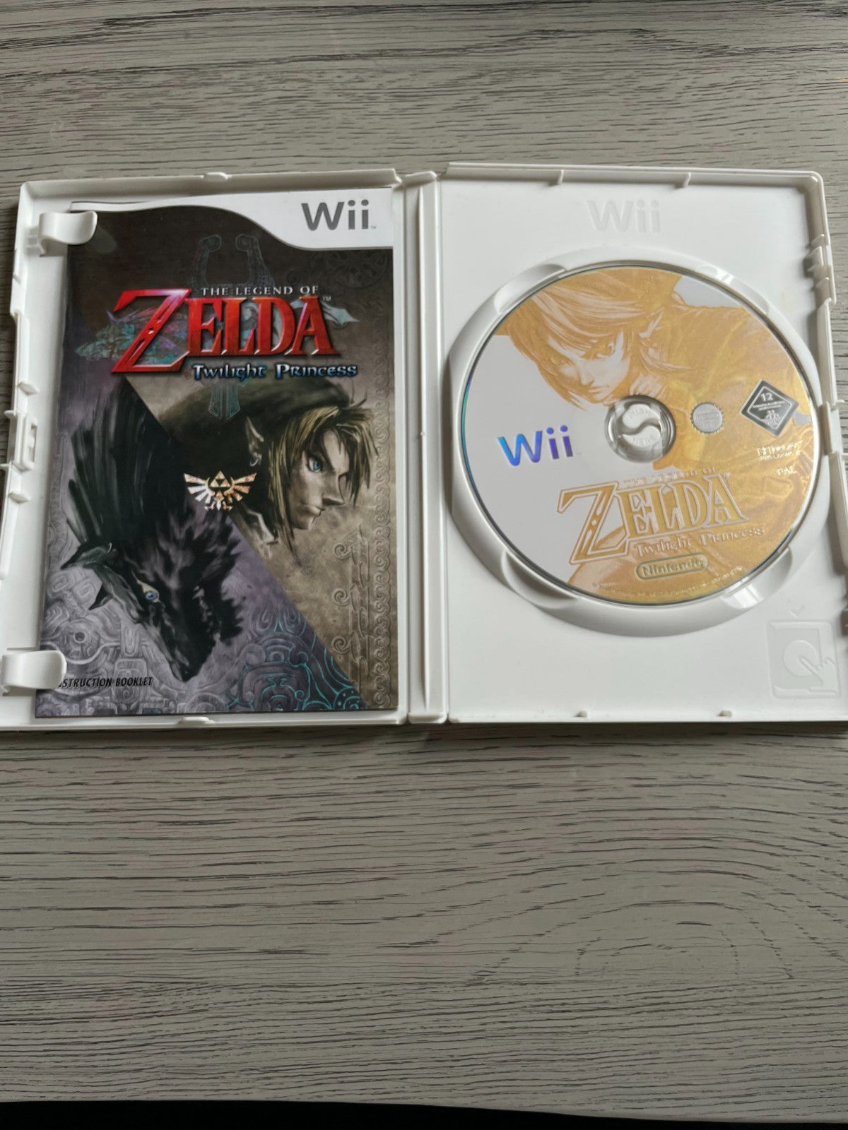 The Legend of Zelda: Twilight Princess - Nintendo Wii - Complete with Manual