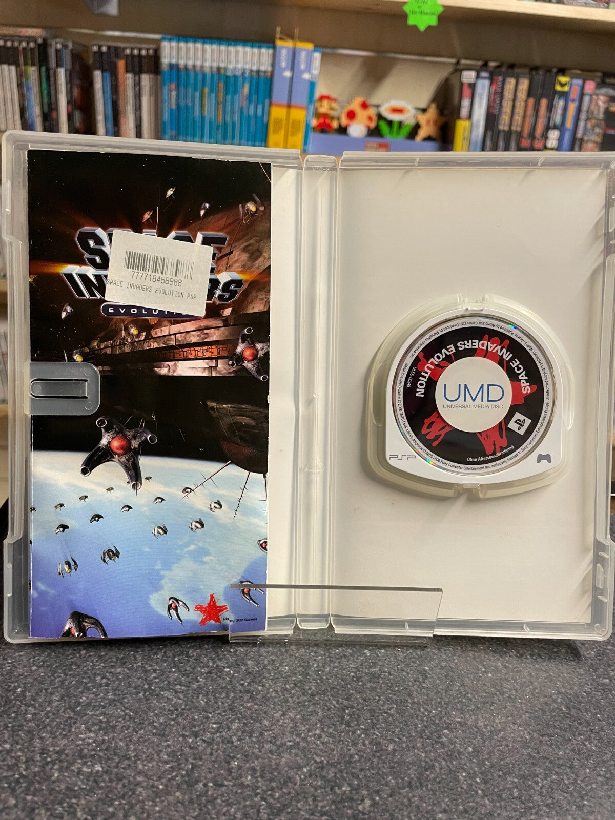 Space Invaders Evolution - Sony - PSP - Complete with Manual