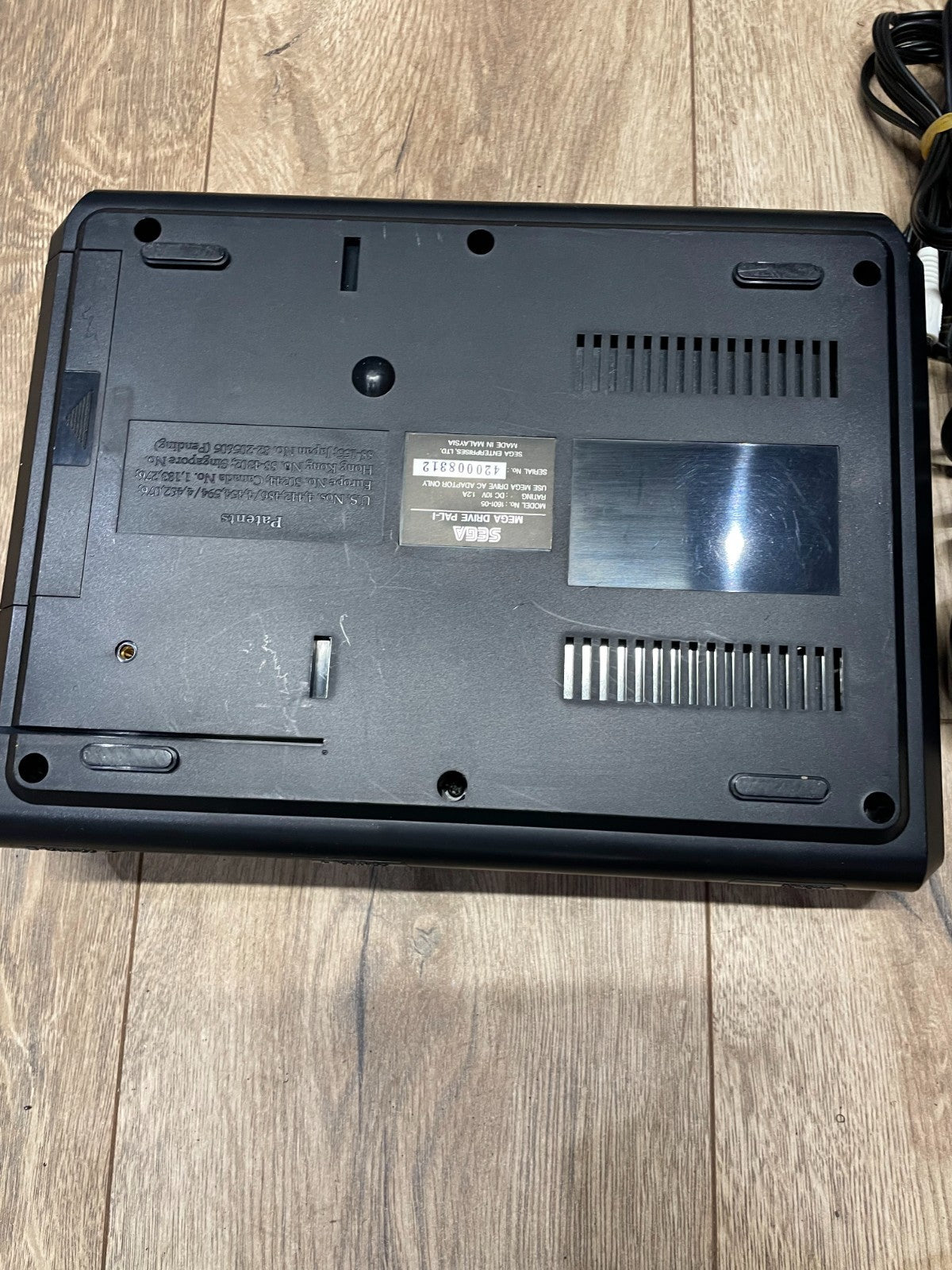 SEGA Mega Drive - SEGA - Unboxed with Controller & Cables