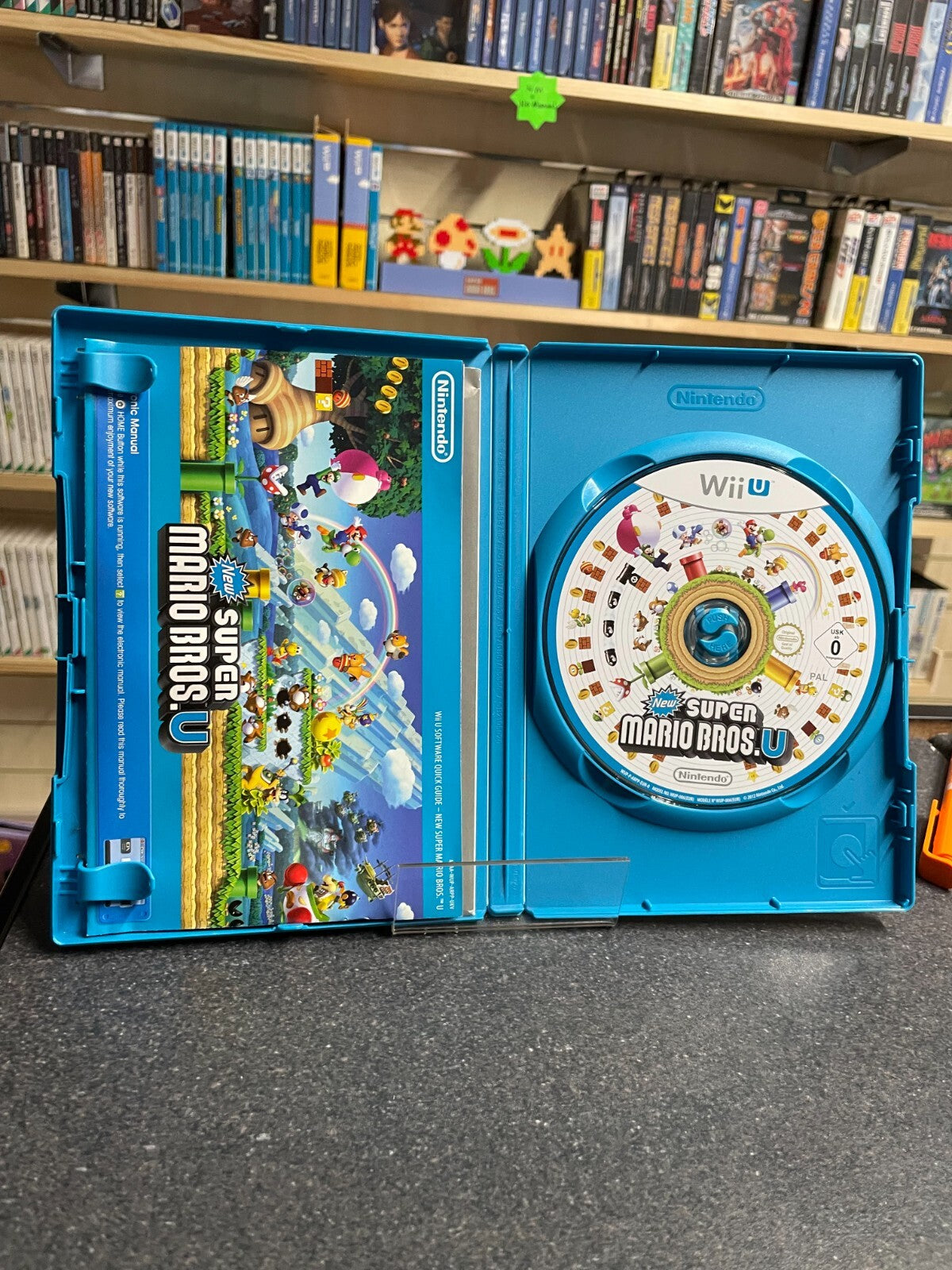Super Mario Bros.U - Nintendo Wii U - Complete with Manual