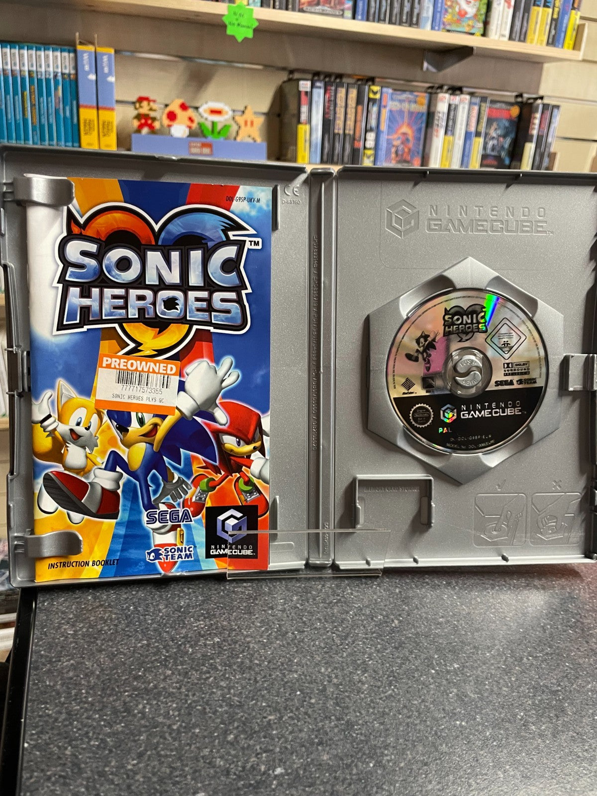 Sonic Heroes - Nintendo GameCube - Complete with Manual