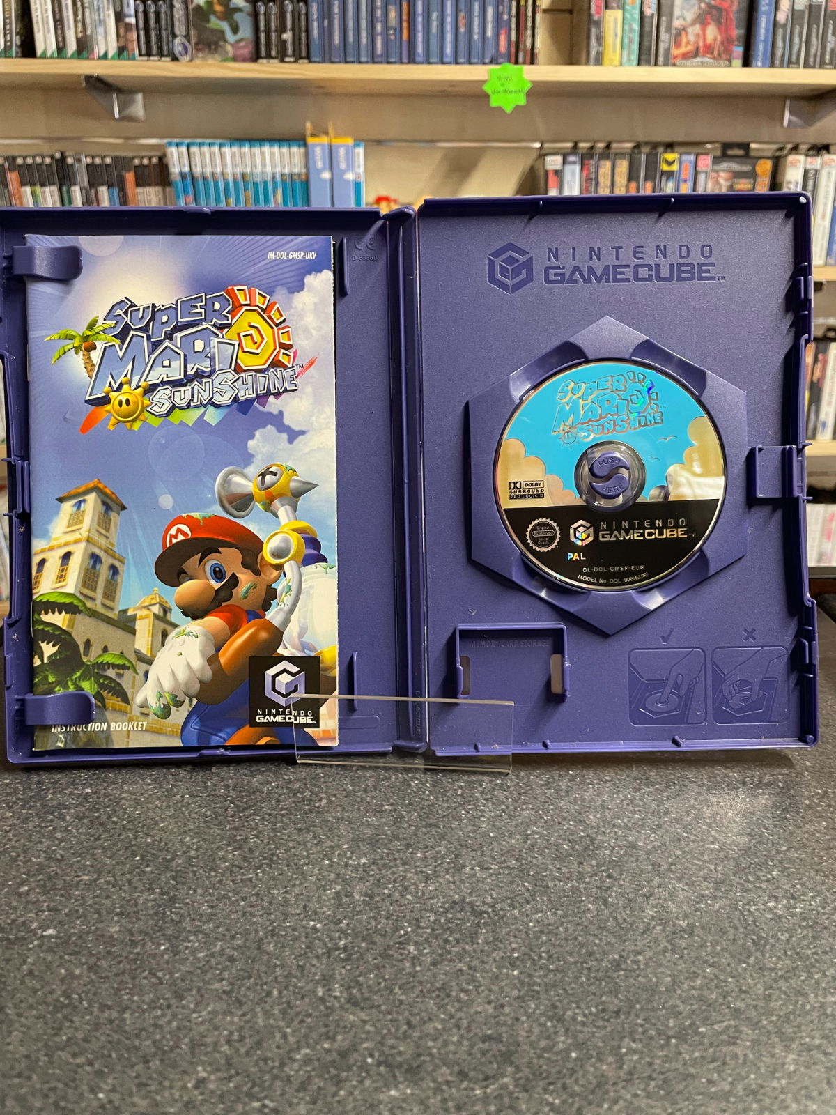 Super Mario Sunshine - Nintendo GameCube - Complete with Manual