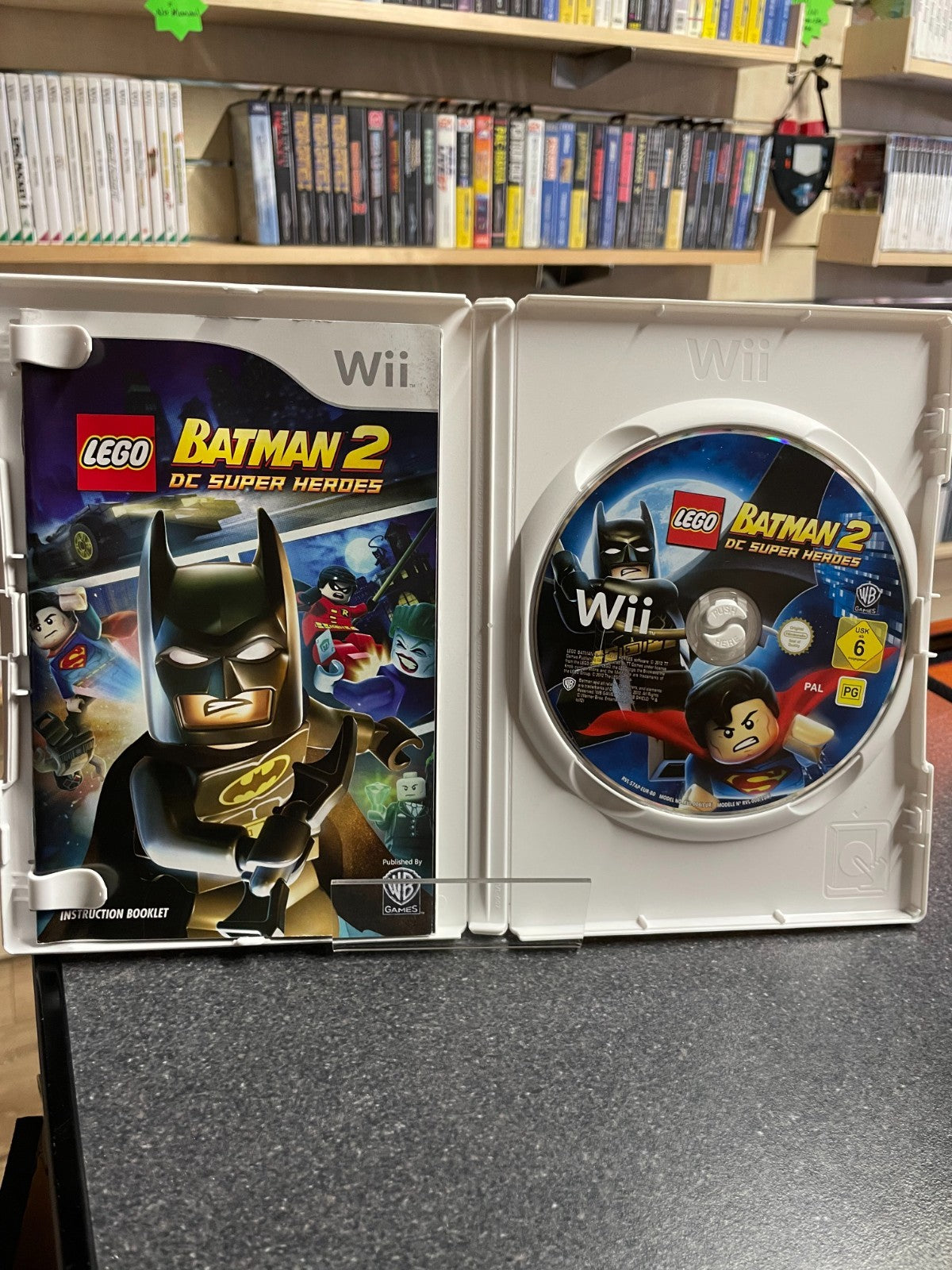 LEGO Batman 2 DC Super Heroes - Nintendo Wii  - Boxed with Manual