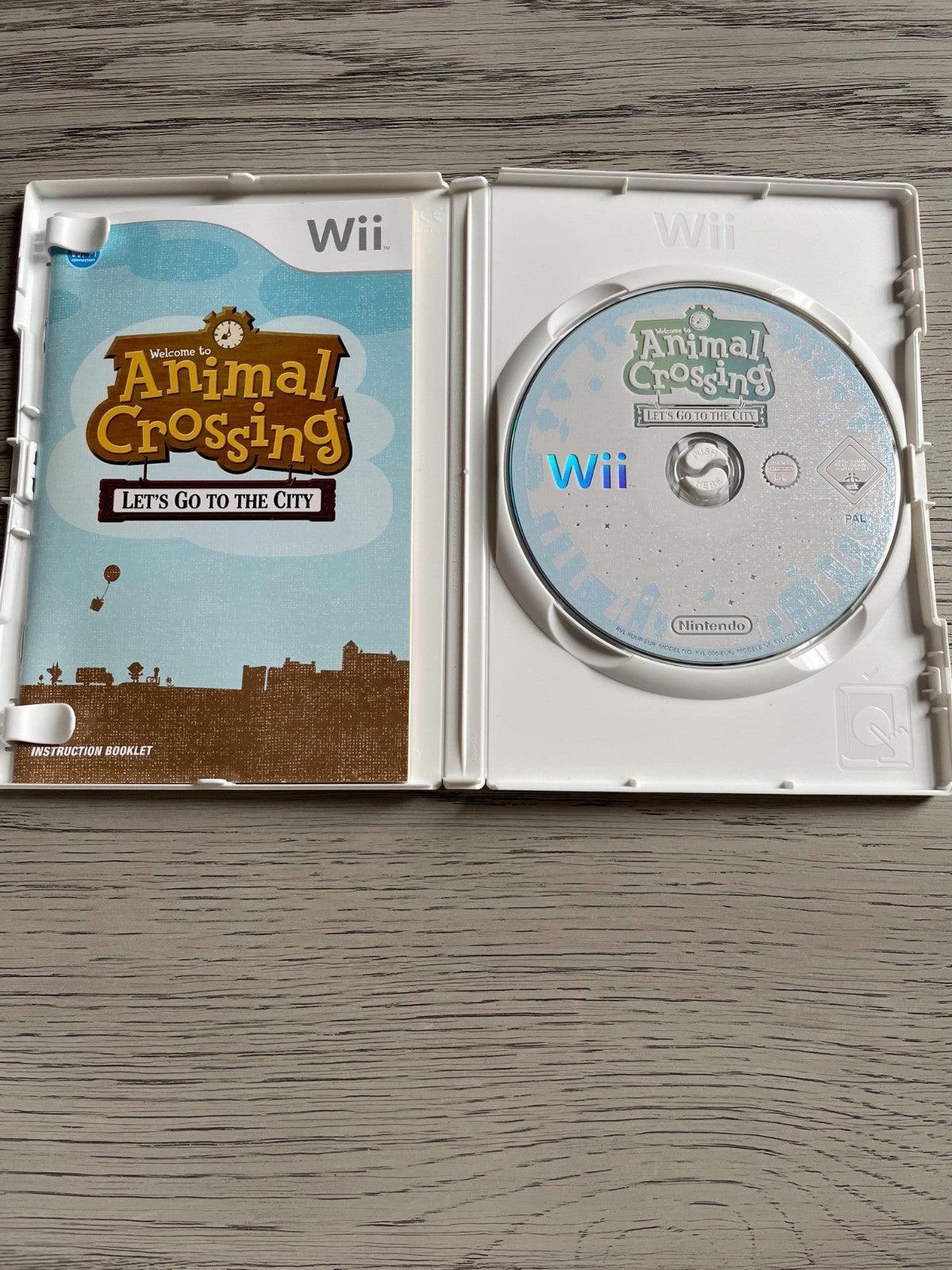 Animal Crossing: Lets go to the City - Nintendo Wii - Complete with Manual VGC