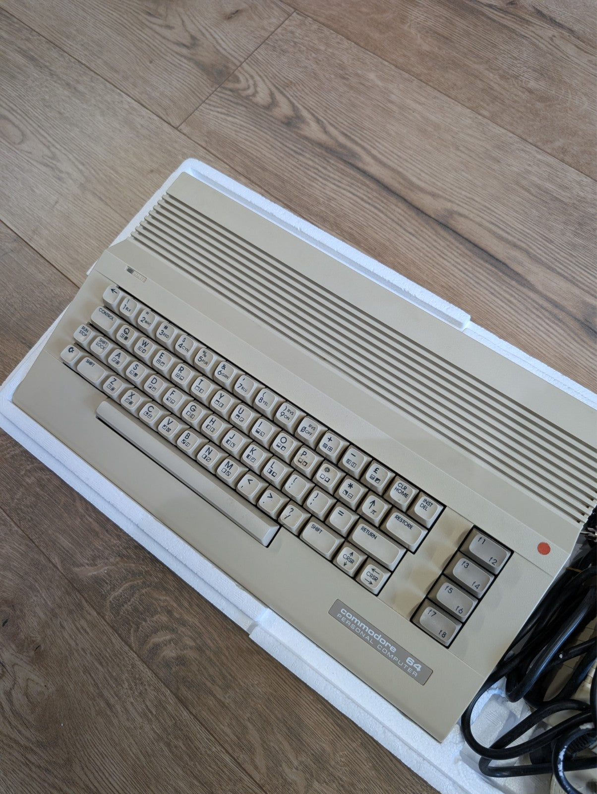 Commodore 64c C64C - Light Fantastic - Boxed with 25+ games - No Light Gun