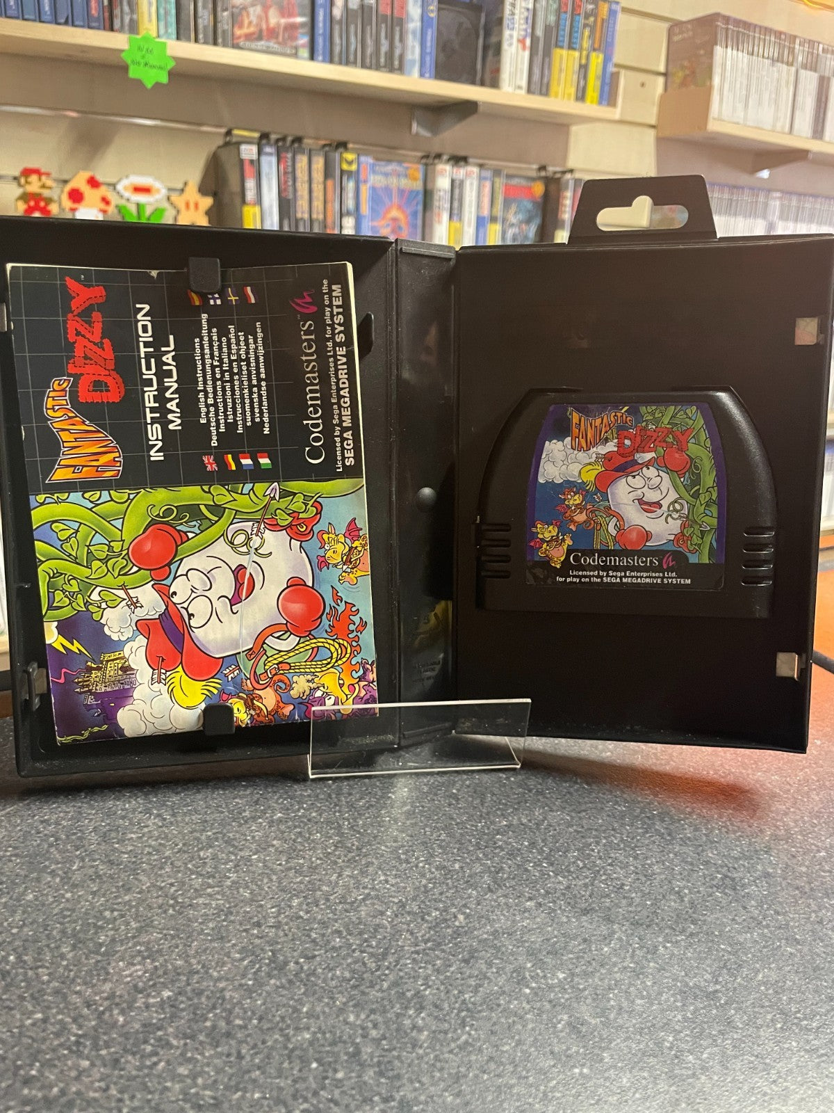 Fantastic Dizzy - SEGA Mega Drive - Boxed with Manual - VGC