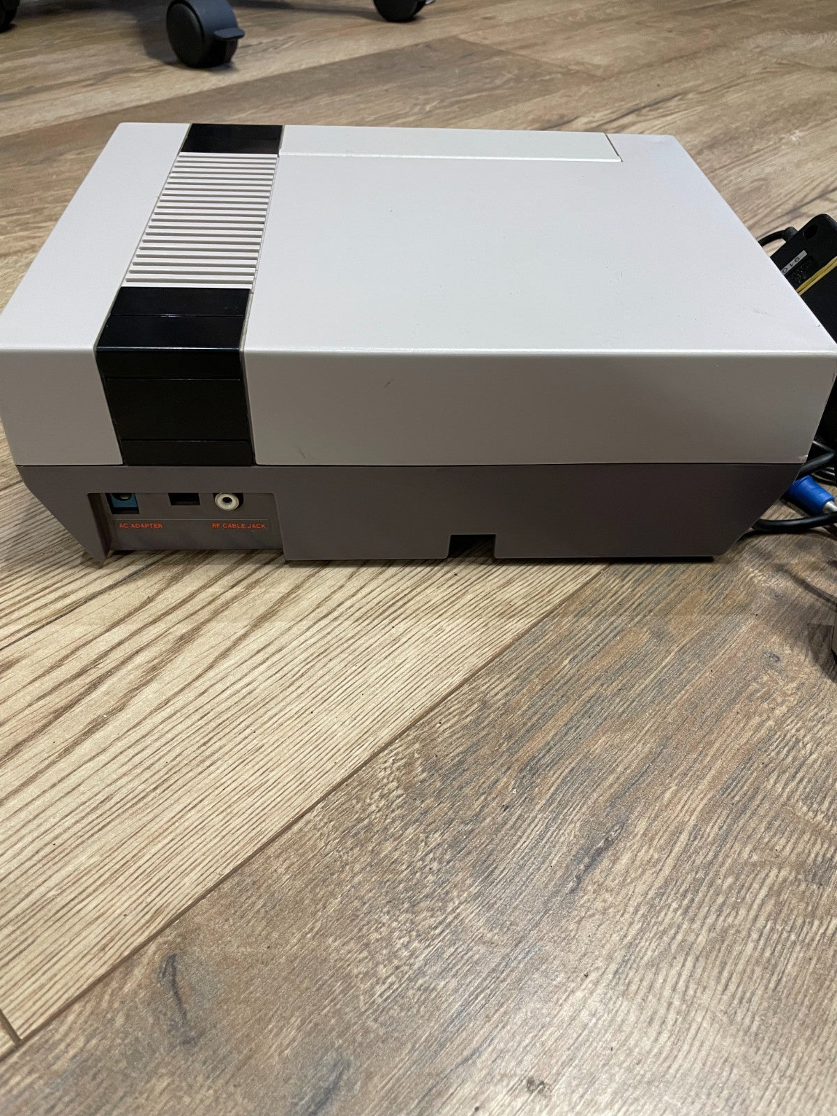 Nintendo NES - Nintendo - NES - Unboxed with Cables and Controller