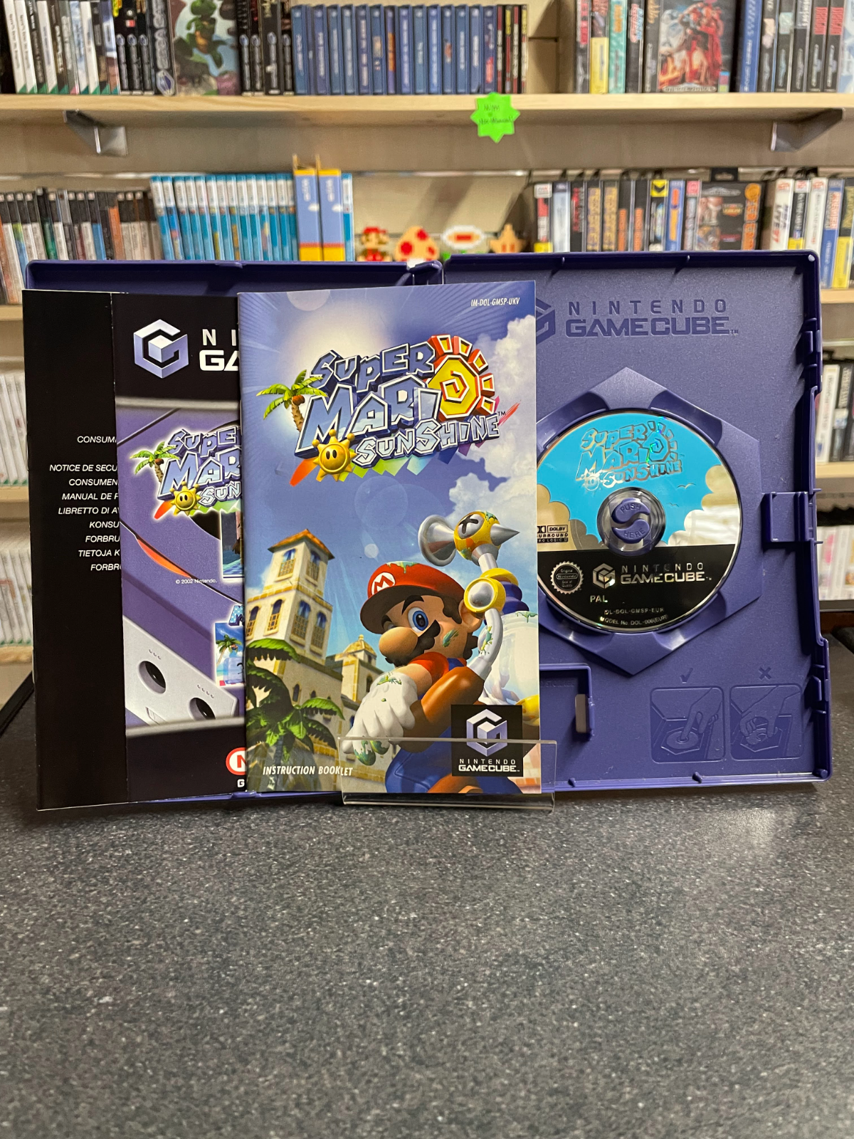 Super Mario Sunshine - Nintendo GameCube - Complete with Manual